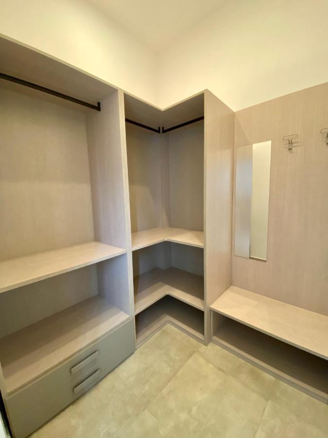 Dimora Museo Apartment Napoli Bagian luar foto